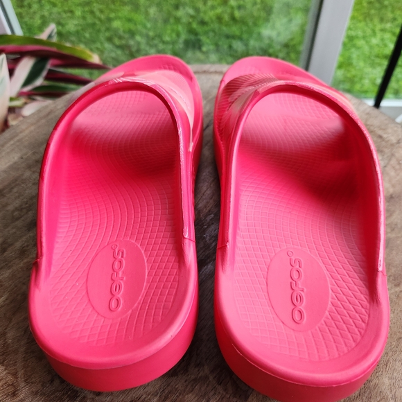OOFOS Women's Sandals in Bright Coral - Picture 6 of 7